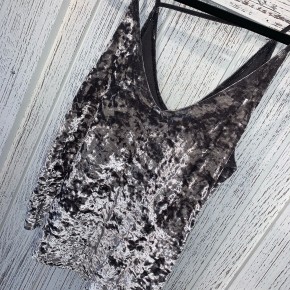 American Eagle Outfitters Tops - American Eagle Velvet Top size medium